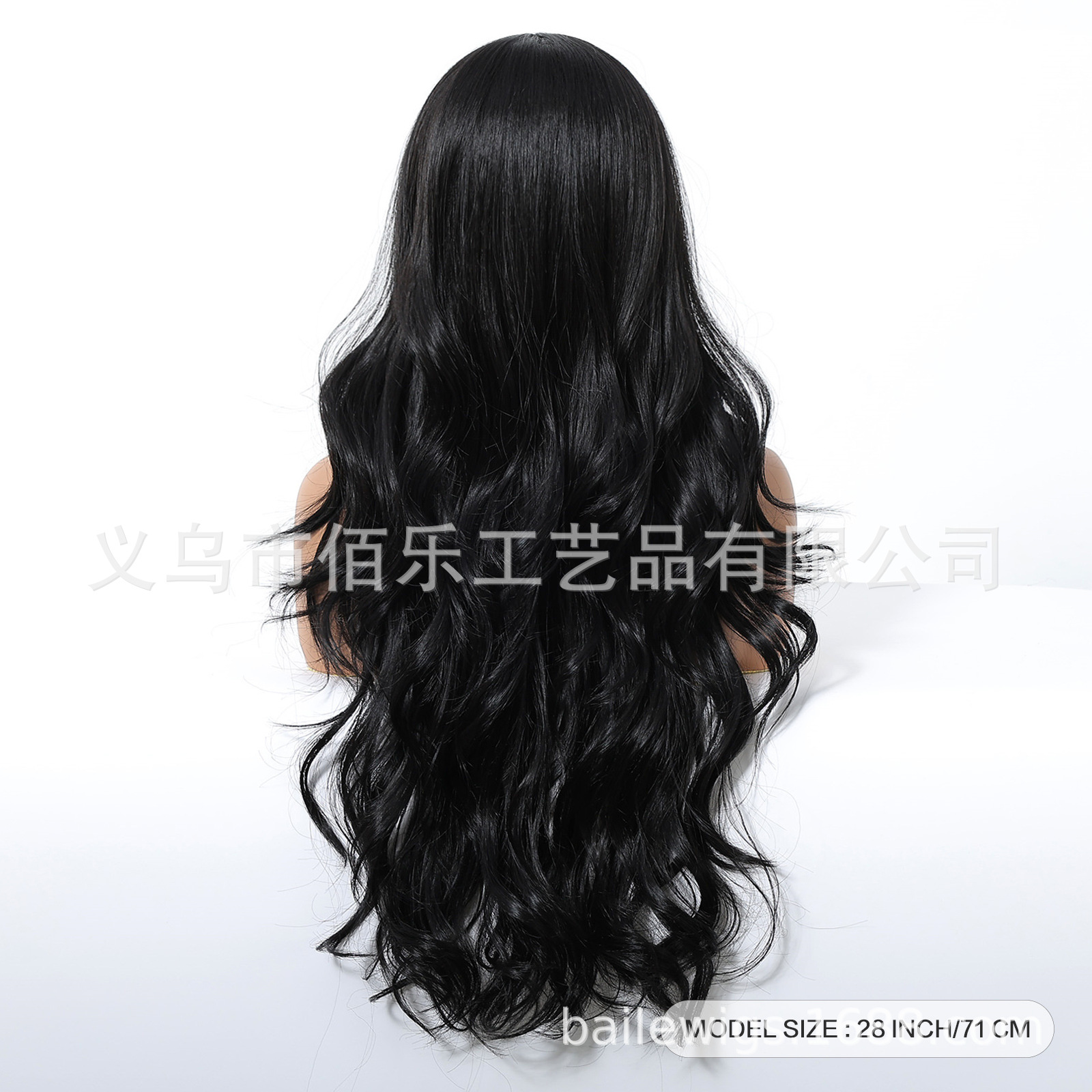Venta en caliente pelucas negras naturales de cabello rizado de fibra química de cabello femenino Europa y América al por mayor en stock