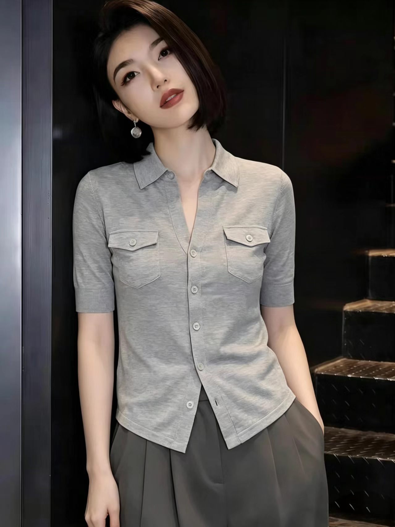 Áo thun polo cổ bẻ tay ngắn dệt kim phom slim màu xám — Màu đặc