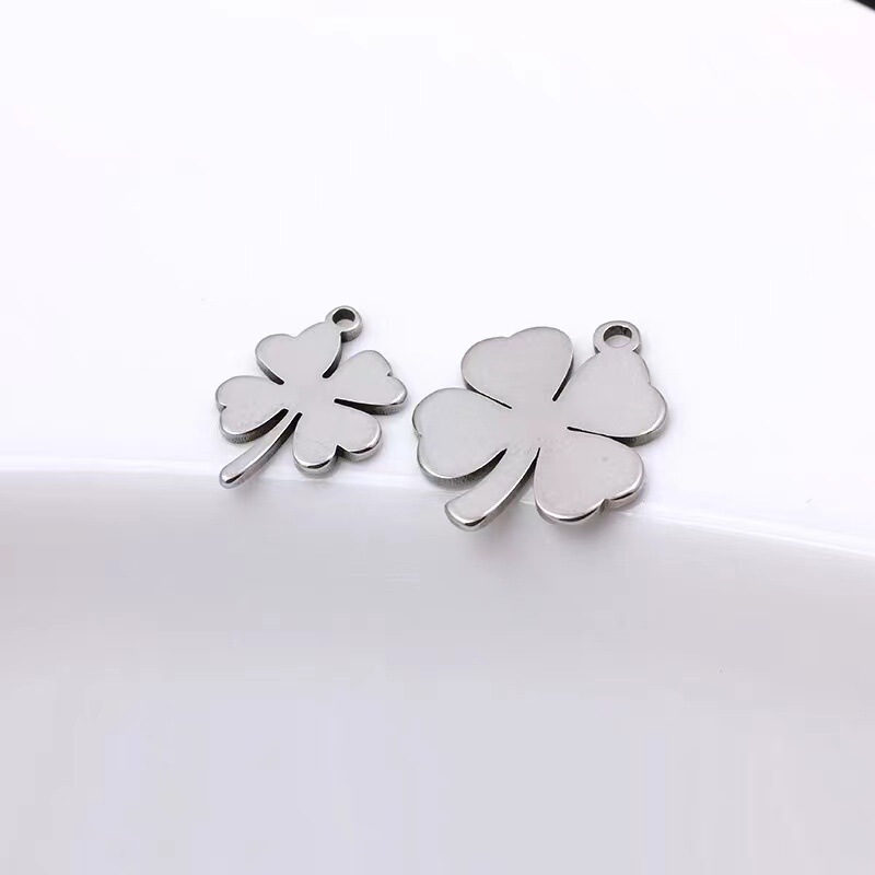 Fashionable Stainless Steel Lucky Clover Pendant Dy Jewelry Accessories Glossy New Four-Leaf Clover Accessories Wholesale
