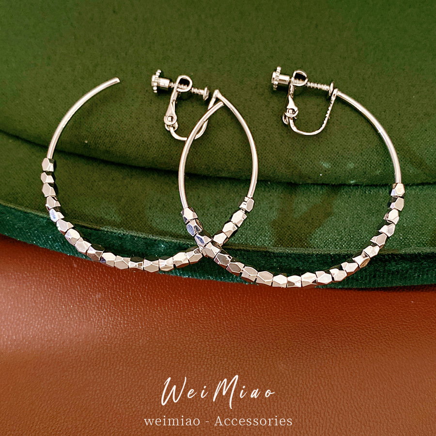 14K oro real chapado en cuentas de corte de orejas para mujeres sin agujeros de orejas de estilo simple pendientes personales de lujo ligero de alta calidad pendientes