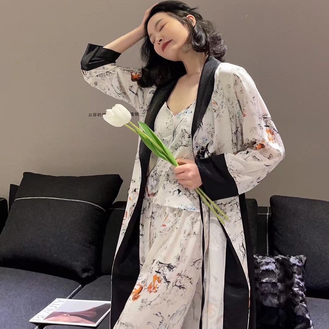 韩版秋季睡衣新款韩版时尚睡衣女冰丝绸长袖长裤三件套睡衣套