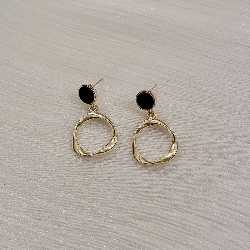 Pendientes de alta calidad de estilo francés de celebridades en línea para mujeres 2022 nuevos pendientes elegantes de moda pendientes populares pendientes largos pendientes Retro