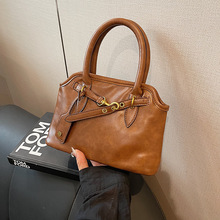 批发2024新款网红时尚复古风手提公文包通勤设计单肩斜挎包包女包