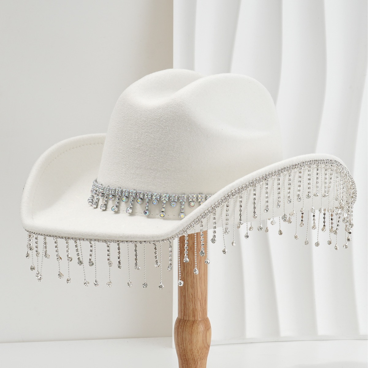 Cappello da cowboy western neutro unisex da donna con catena media Drop Jewel e nappa di strass, cappello a cilindro da sposa_voghion.com