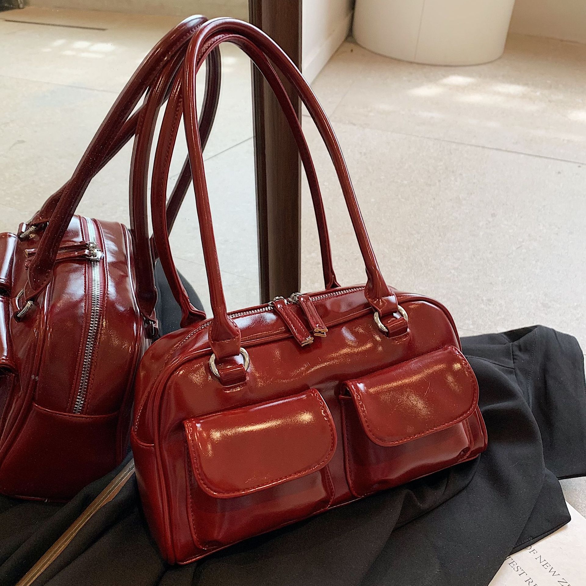 Niche Underarm Bag For Women 2024 New Retro Large Capacity Handbag Shoulder Bag High-End Commuter Bowling Bag - Thumbnail 4