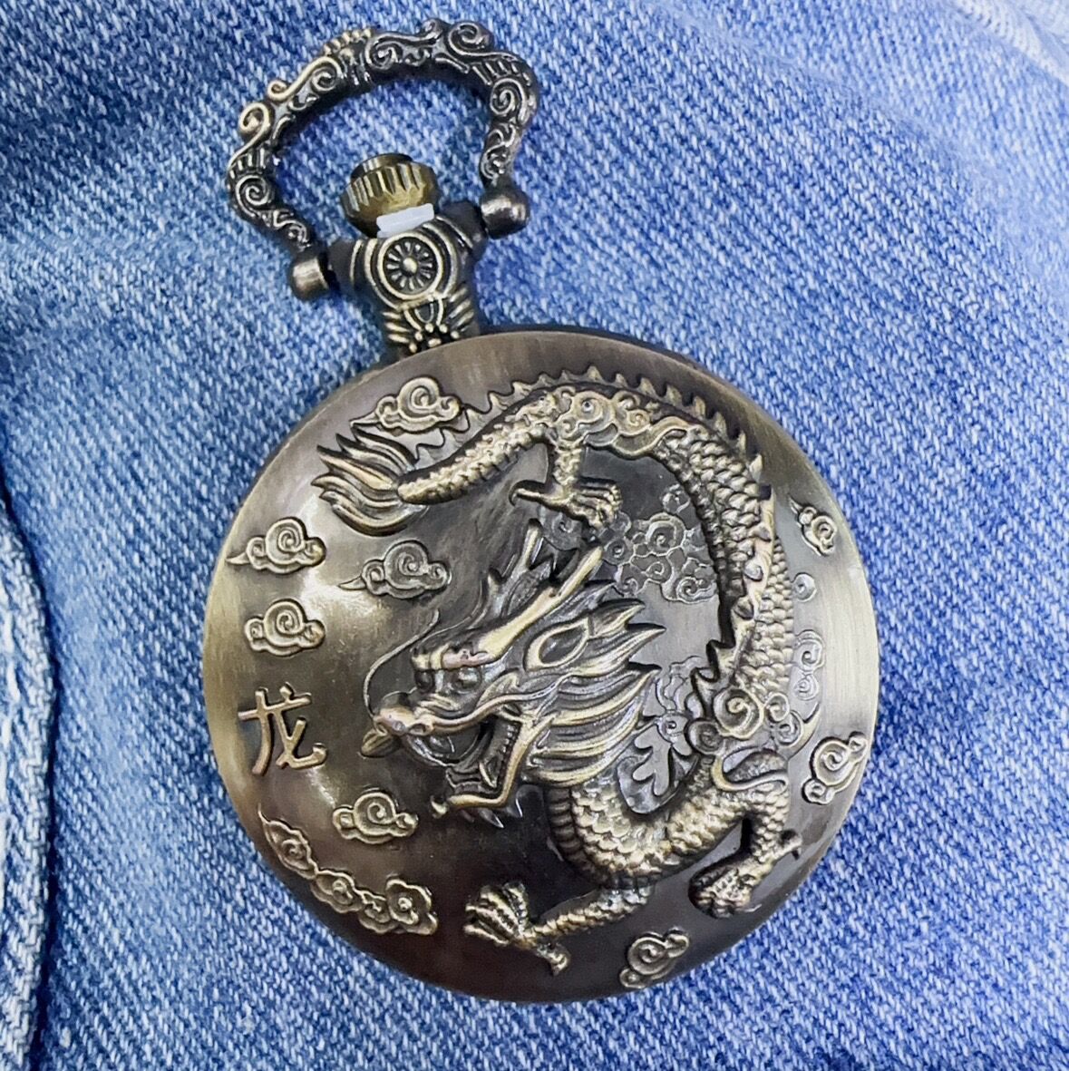 Estilo chino retro de bronce gran reloj de bolsillo turístico lugar escénico recuerdo vintage colgante reloj regalo reloj al por mayor