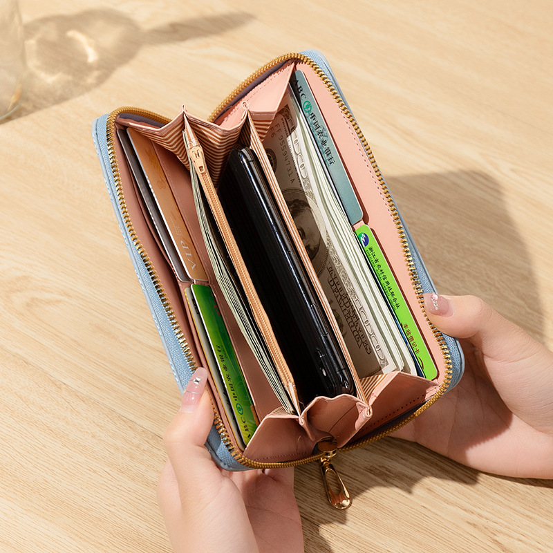 long polyurethane wallet