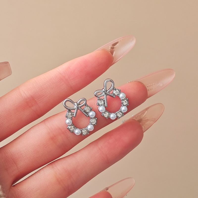 @ Oferta especial Corea Dongdaemun Pendientes de lazo pequeño Mujer 2024 Nuevo estilo Pendientes de temperamento de celebridad de Internet salvaje Pendientes