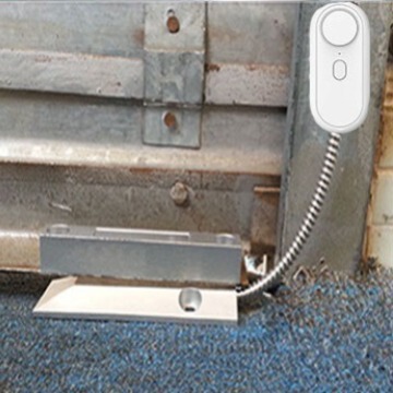 電池のガレージのシャッターのスイッチは盗難防止のドアと窓の警報器の無線のリモコンのシャッターの磁気警報器を誘導します。|undefined