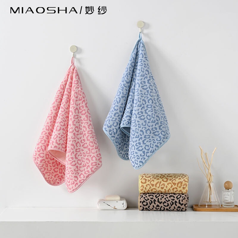 Coral Fleece Leopard Print Towel, Thick and Soft, Does Not Shed Lint, Adult Face Towel, Universal Hand Towel for Home and Bathroom Use