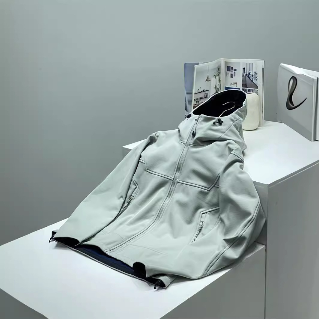 Men's Clothing outdoor sports windproof and waterproof soft shell functional assault jacket men's spring and autumn mountaineering jacket hoodie_voghion.com