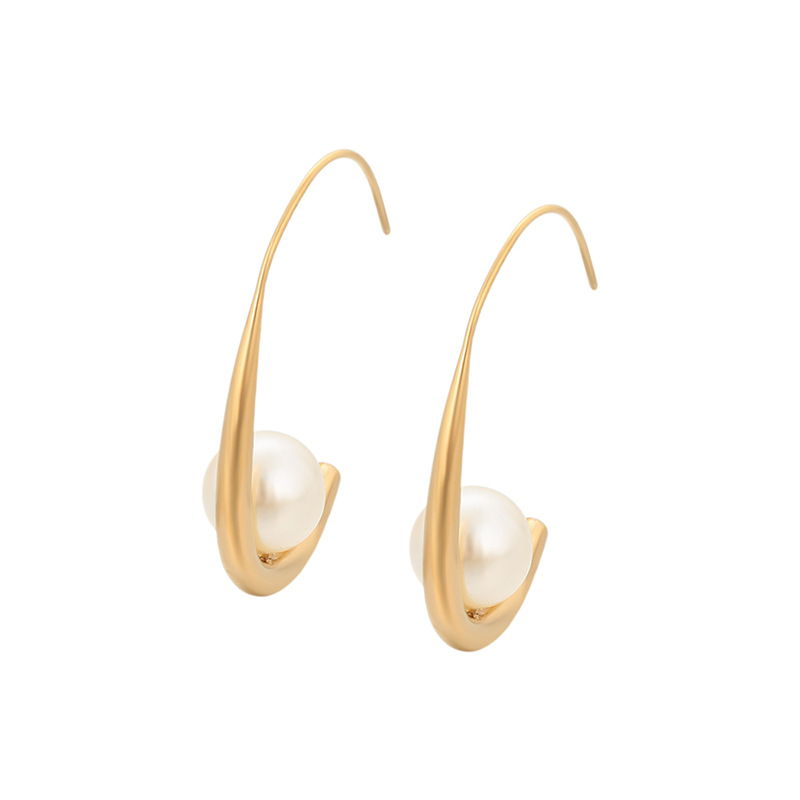 Xuping personalidad simple aretes de perlas de acero inoxidable 14k nuevo temperamento frío aretes al por mayor