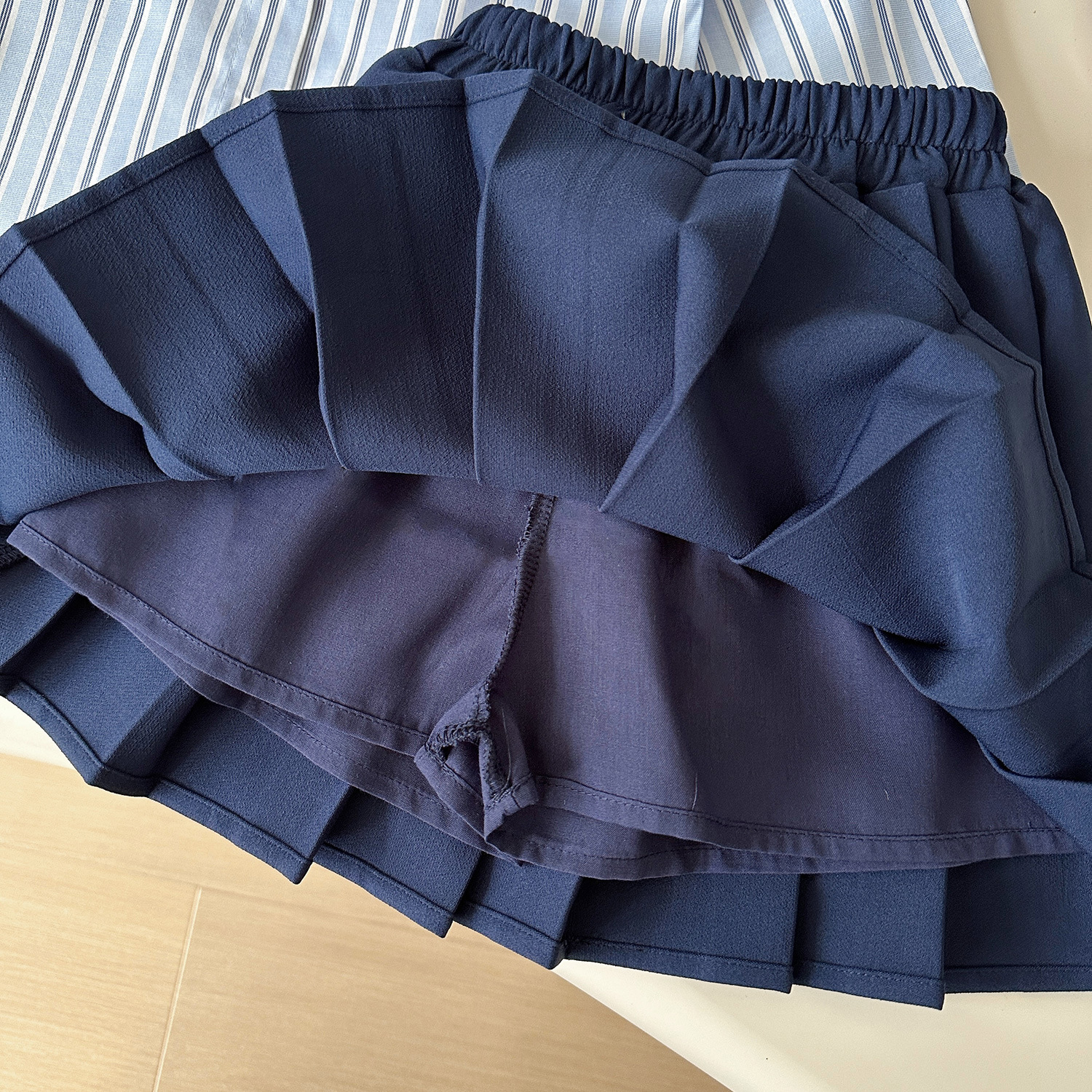 Mädchen Strickweste Gestreiftes Hemd Und Faltenrock 3-teiler Set_voghion.com