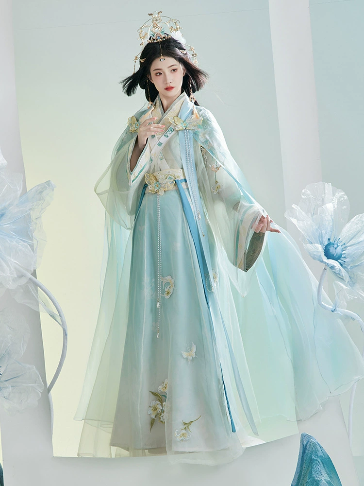 Новый оригинальный Hanfu Girl [Ежегодный весенний ветерок]