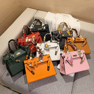 (Cross-border trading), (Wholesale), capacious one-shoulder bag