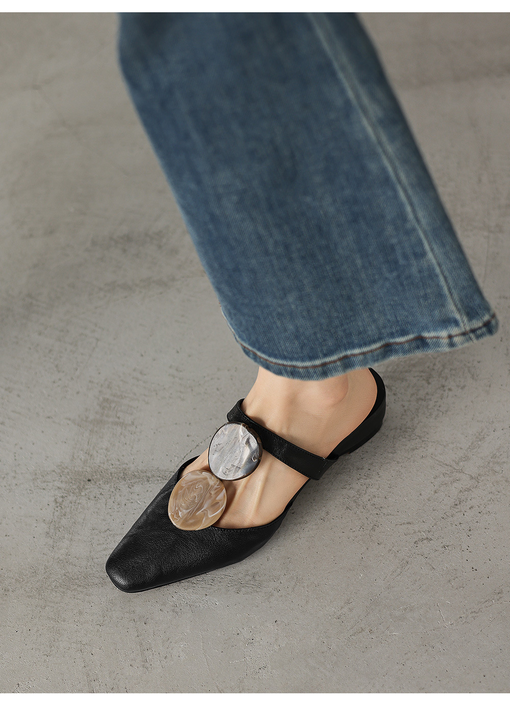 Sandal nữ da dê mũi kín gót thấp phong cách vỏ sò — đen chi tiết 25