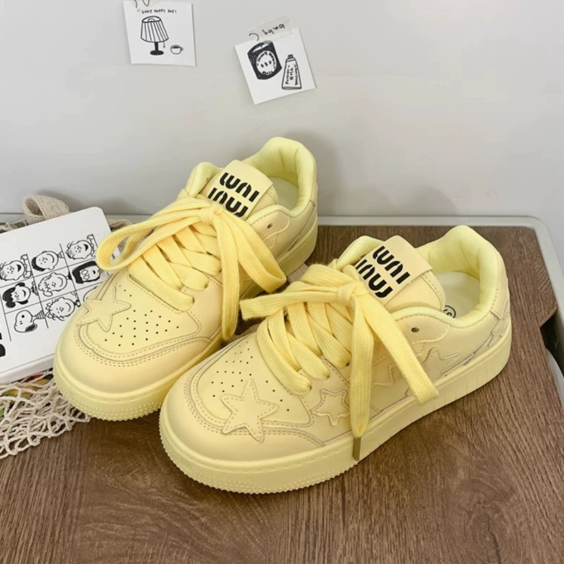 Оригинальные нишевые кроссовки женские 2024 новые летние звезды маленькие белые туфли на толстой подошве дикие повседневные хлебные туфли
