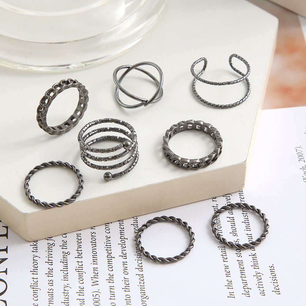 Creative Simple Geometric Cross Twisted Black Knuckle Ring 8 Piece Set display picture 3