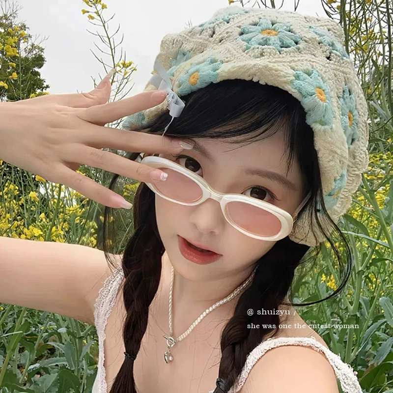 Knitted retro scarf, high-quality vintage style — patterned headband & triangular kerchief