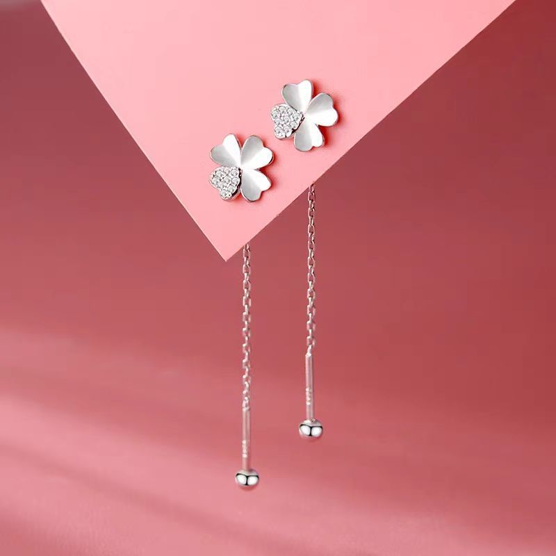 925銀の針は四つ葉の草の耳の線の女性の大衆のねじをねじってイヤリングのフリンジのシンプルな気質のデザイン感の耳飾りをねじります。|undefined