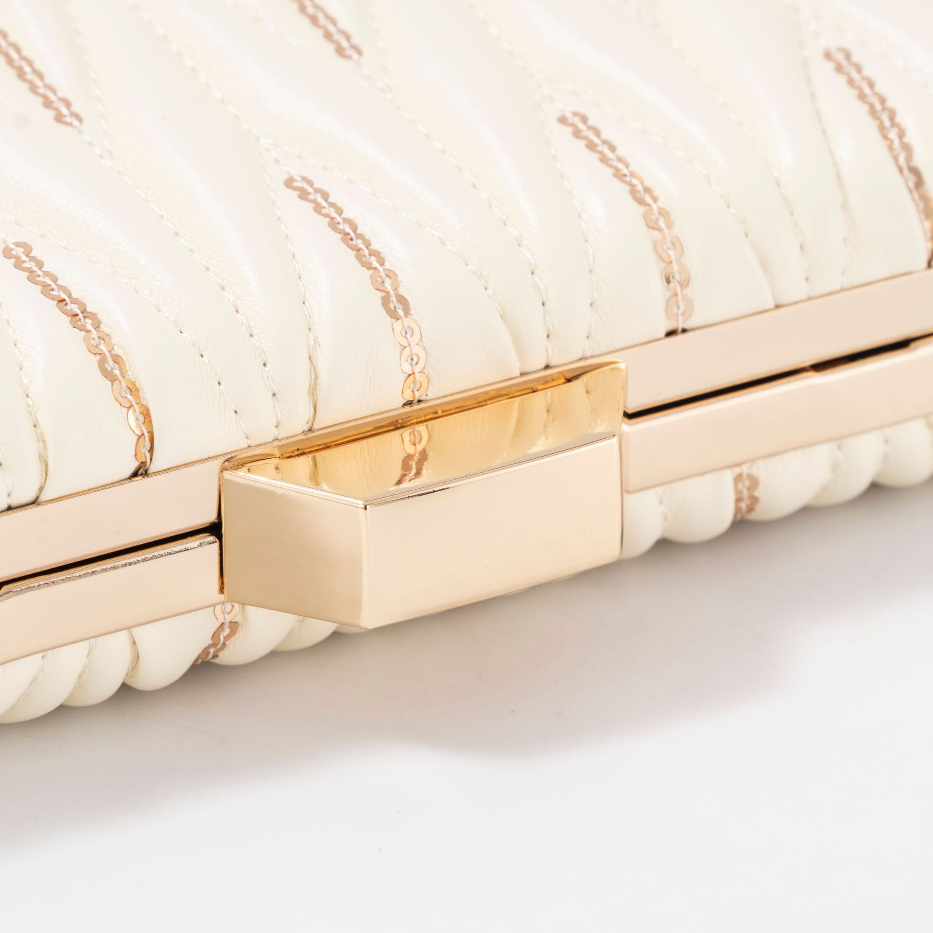 2023 Transfronteriza Popular bolso de noche portátil bolso cuadrado de las mujeres de alta gama de moda todo fósforo hombro bolsa de mensajero al por mayor