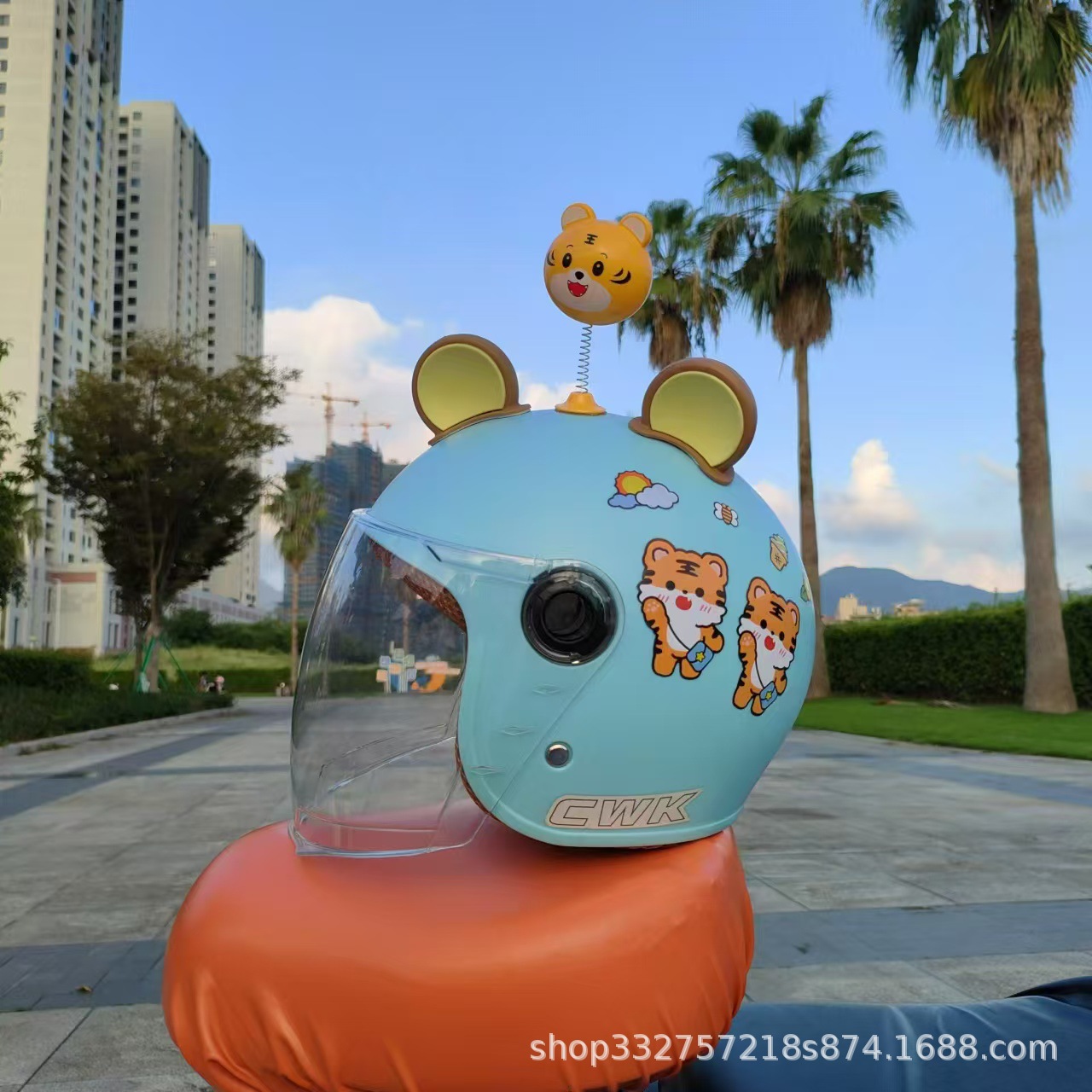 바다색 호랑이 + 투명 긴 거울 + 갈색 곰 귀 + 티거