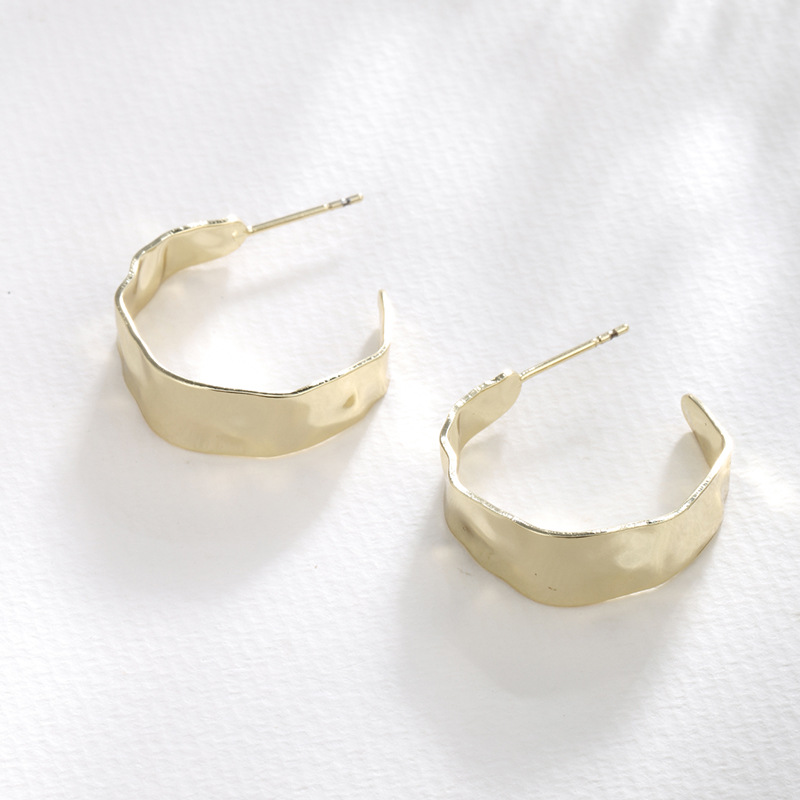 Xuping tendencia de moda nuevo retro exagerado metal pendientes en forma de C diseño cóncavo ancho pendientes de mujer al por mayor