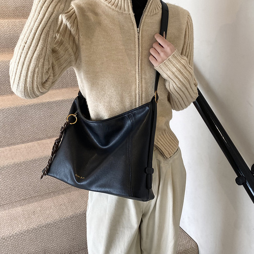 Commuting Retro Maillard Large Capacity Bag Women's 2024 New Autumn and Winter Versatile Shoulder Messenger Bag Tote Bag