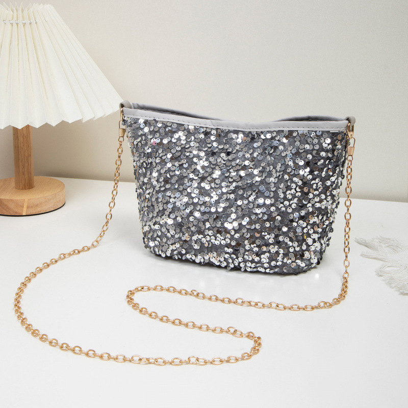 Bolsas de diafragma de moda cool para mujeres verano 2025 nueva moda de mano de cena nicho cadena de brazo bolsas de mochila image 9