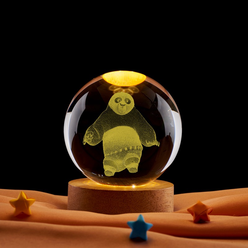 Kung Fu Panda dibujos animados bola de cristal de color 3D escultura interior luminosa cristal adornos base de madera adornos luminosos