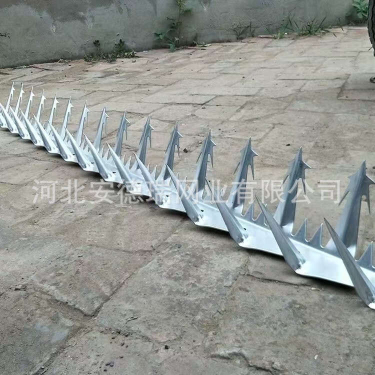 Wind Farm Anti-Climbing Spikes, Water Plant Substation Anti-Climbing Spikes, Villa Anti-Theft Spiked Iron Gate Protective Spike Net Wind Farm Anti-Climbing Spikes, Water Plant Substation Anti-Climbing Spikes, Villa Anti-Theft Spiked Iron Gate Protective Spike Net