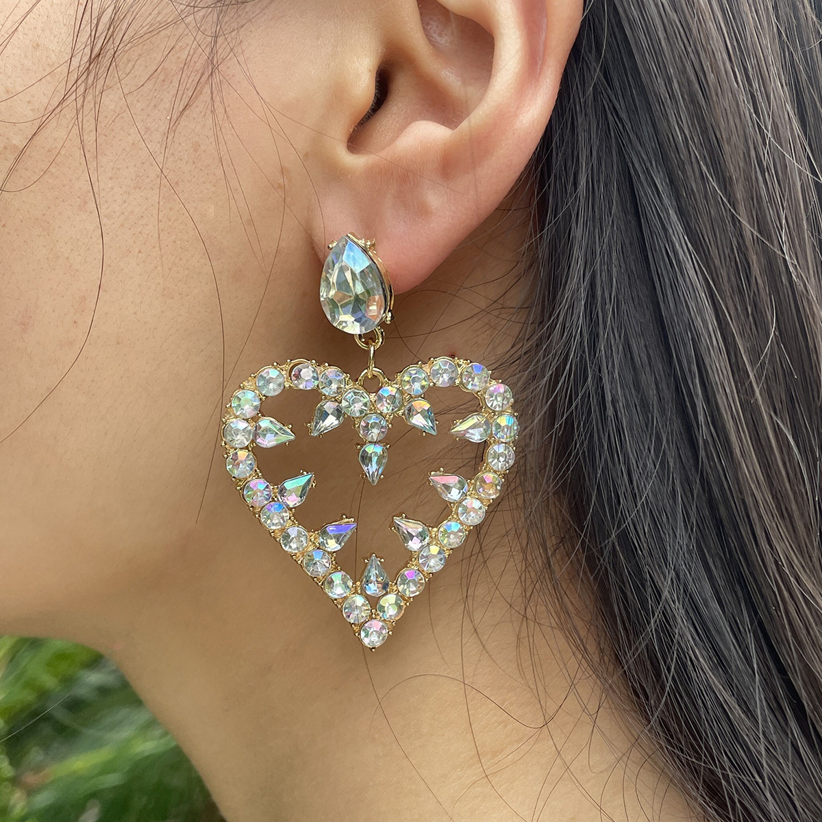Women's Retro Bohemian Heart Shape Alloy Earrings Diamond Artificial Gemstones Drop Earrings display picture 3