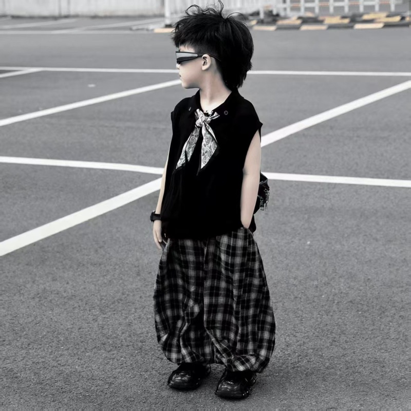 男の子の夏のノースリーブスーツ 2025 夏の新しい子供の薄いトップスチェック柄パンツ西洋スタイルの小さな男の子の服|undefined
