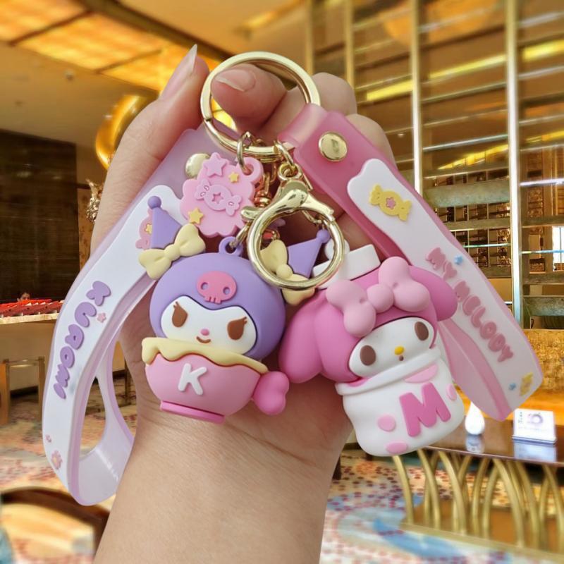 Sanrio snack familia de dibujos animados llaveros bolsas escolares colgantes muñeca máquina pequeños regalos llaveros de automóviles pequeños accesorios