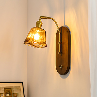 French-Style Solid Wood Vintage Amber Wall Lamp for Living Room, Bedroom, Bedside, Entrance, Japanese Retro Guesthouse Lamp Casa