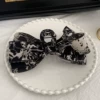 Чёрный (водяные разводы)