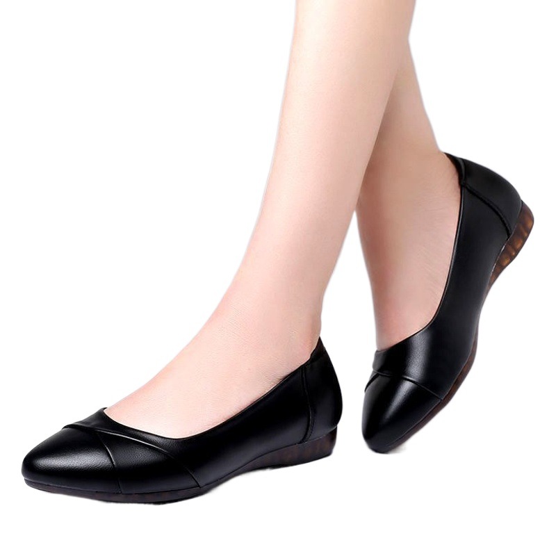 Parte inferior del tendón 2021 zapatos de Madre de primavera y otoño Fondo suave verano cuatro estaciones zapatos individuales cómodos zapatos de cuero planos de corte bajo zapatos de mujer de mediana edad y ancianos