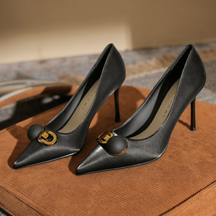 8821 �߸�ЬŮ����2026�괺���¿�ٴ��ɫ���^�\�ڽ��ٿۆ�Ь