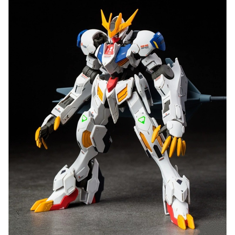 Сборная модель (Gundam) 1/100 — мультивариант Unicorn/Freedom, подвижный мех с оружием и подставкой