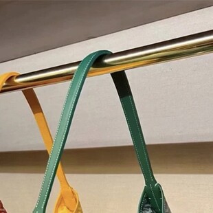 �羳Ů���F؛��ɫ����깷��HOBOҸ�°� handbag��ĸ���r�Іμ��