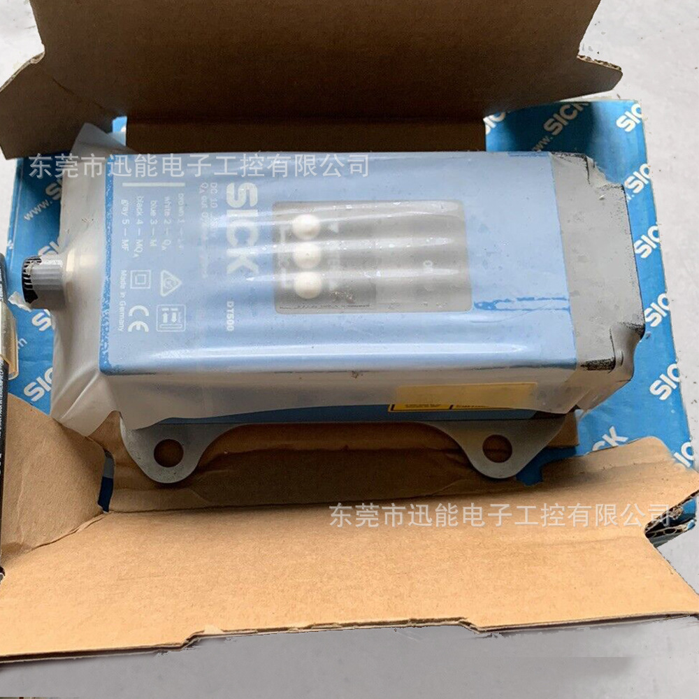 DT500-A111 西克Sick 5针M12激光测距传感器 1026515 议价