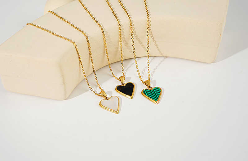 Heart Shaped Enamel Fashion Retro Pendant Simple Titanium Steel Clavicle Necklace display picture 1