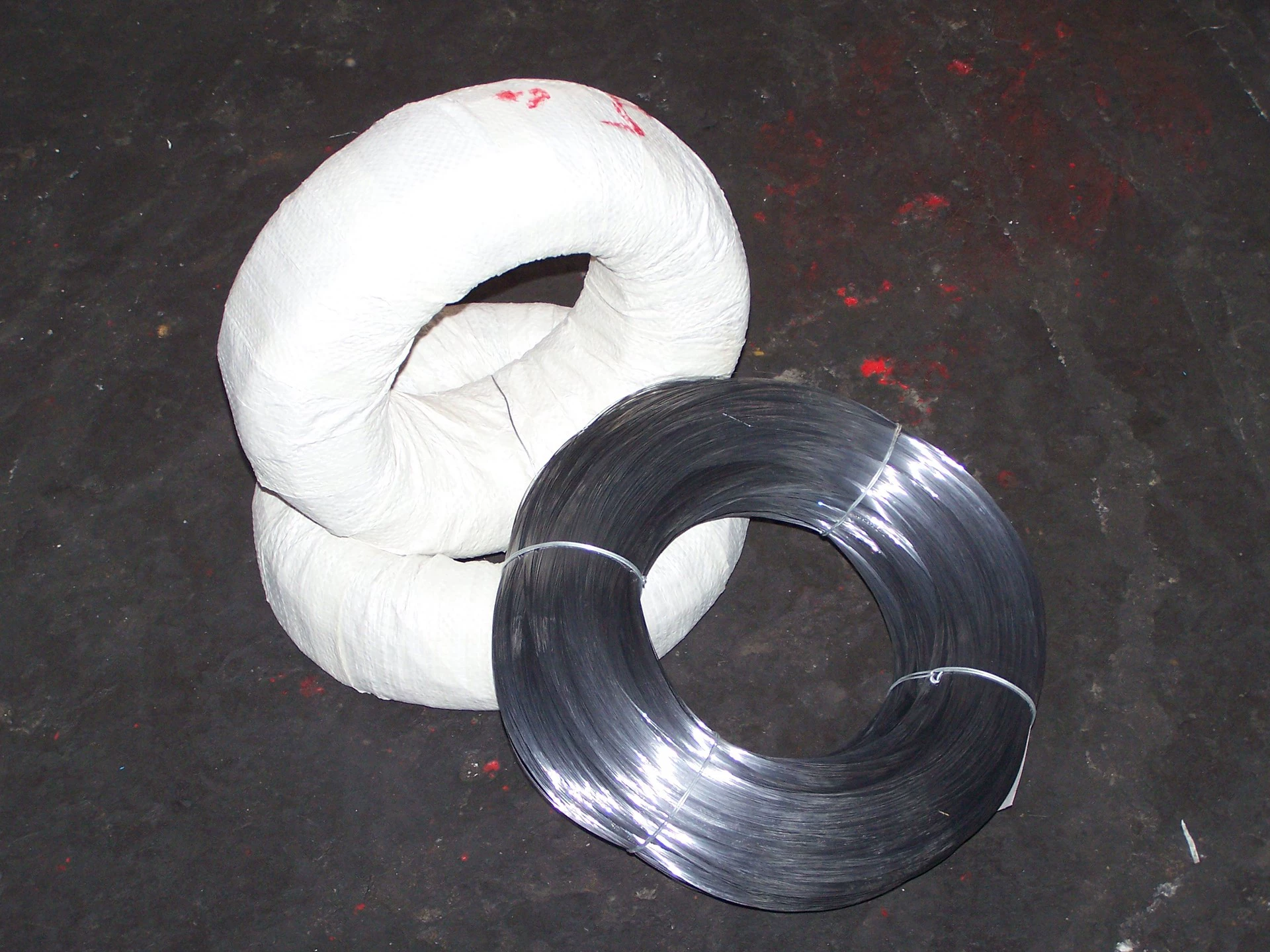 Гальванизированная 72А твердость стального провода низкоуглеродистого стального хорошая не легка для того чтобы сломать