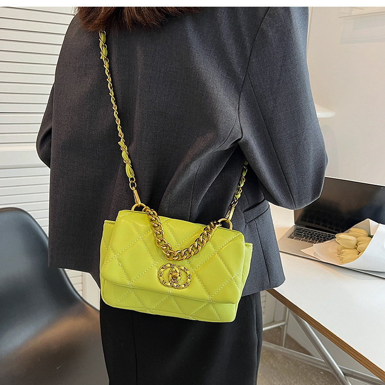 Fashion Embroidery Thread New Chain Messenger Portable Small Square Bag display picture 3