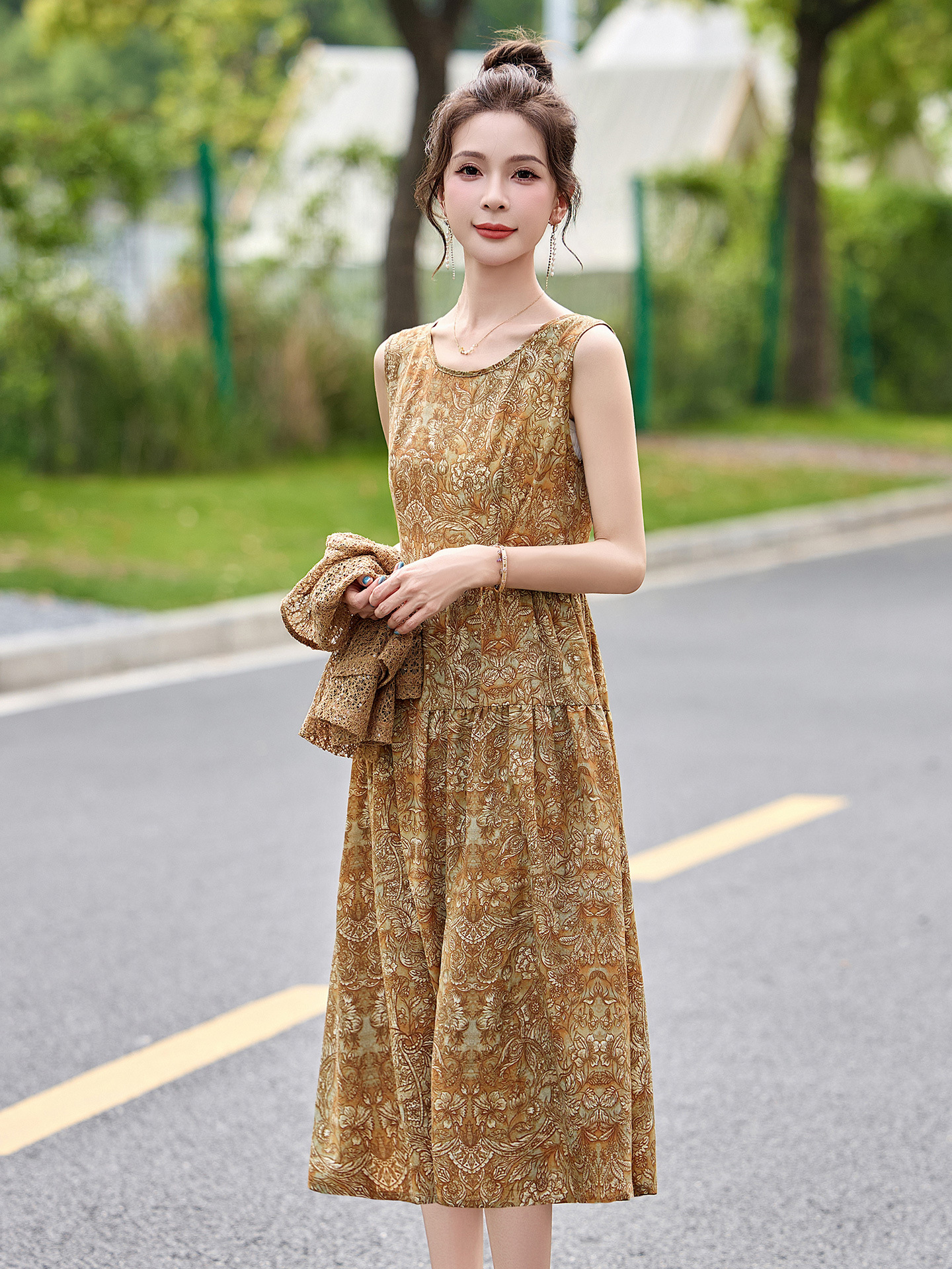 Đầm hai dây maxi nữ họa tiết hoa nhí phối ren WA9518 — Xanh lông mòng đen, màu kaki