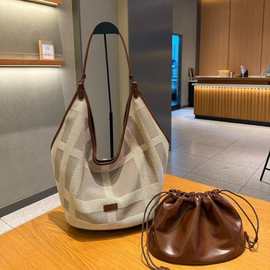 韩版帆布格纹托特包水桶包高级感大容量休闲慵懒风单肩腋下通勤包