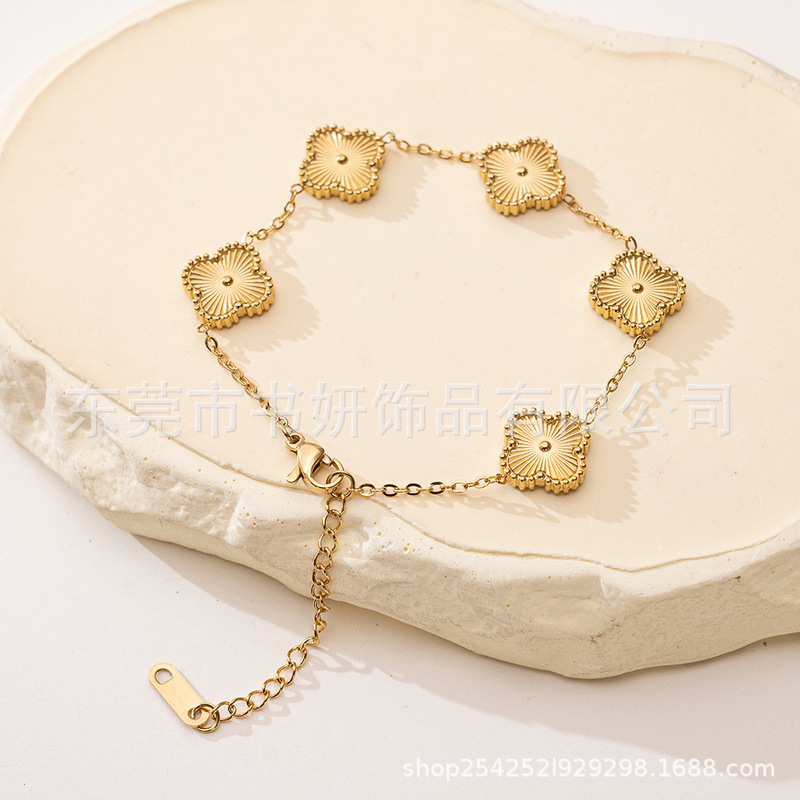 Elegant and Luxurious Titanium Steel Necklace for Women, Non-Fading Lucky Laser Four-Leaf Clover Bracelet Jewelry, Wholesale for Ladies Elegant and Luxurious Titanium Steel Necklace for Women, Non-Fading Lucky Laser Four-Leaf Clover Bracelet Jewelry, Wholesale for Ladies