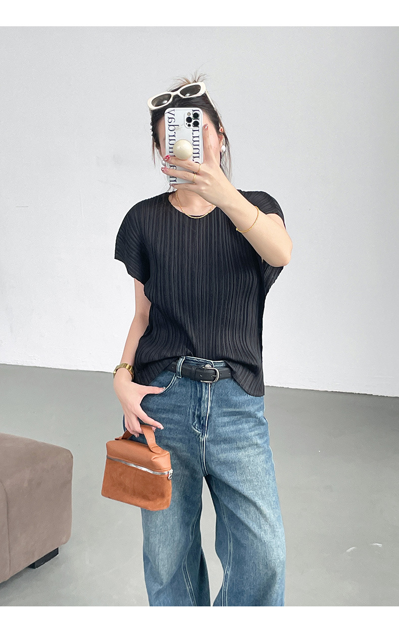 Áo thun nữ ngắn tay xếp ly phong cách Miyake thiết kế độc đáo — Màu đen chi tiết 1