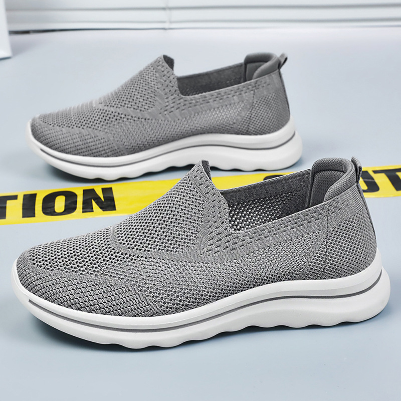 Zapatos de mujer de verano, zapatos casuales de mediana edad y ancianos, transpirables y ligeros, suela suave, resistente al desgaste, suela suave, pies no cansados, zapatos de madre, zapatos de ancianos