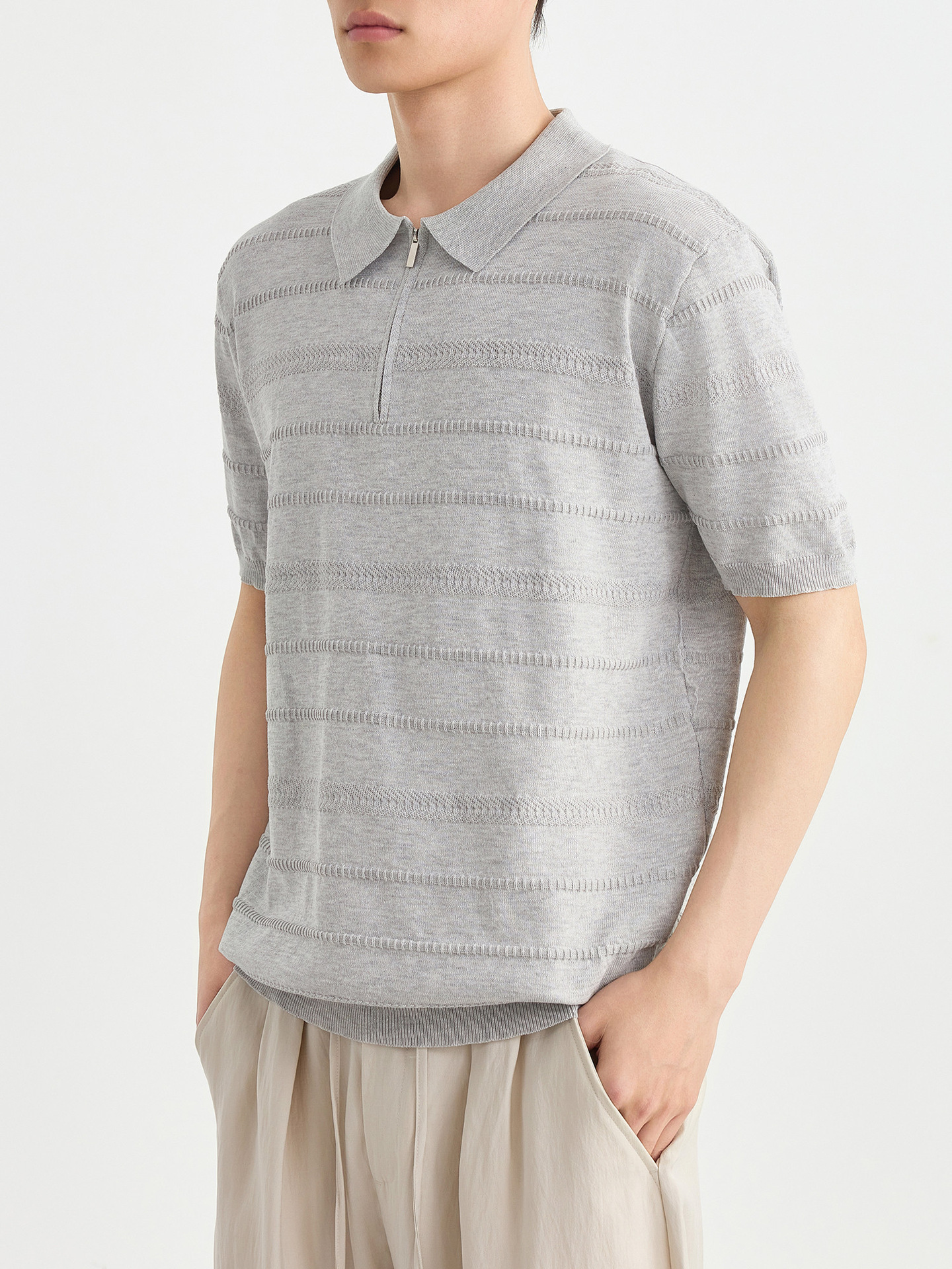 Áo polo nam tay ngắn cổ bẻ phối khóa kéo một nửa, chất liệu dệt kim hoa văn jacquard — đen